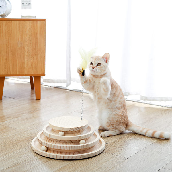 米色三层木质猫转盘带有小铃铛的羽毛玩具，猫互动木质小球玩具-1