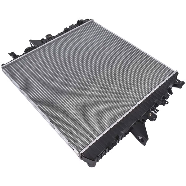 散热器 Aluminum Radiator LR021777 for Land Rover LR3 4.0L 4.4L 2005-2009 PCC500040-9