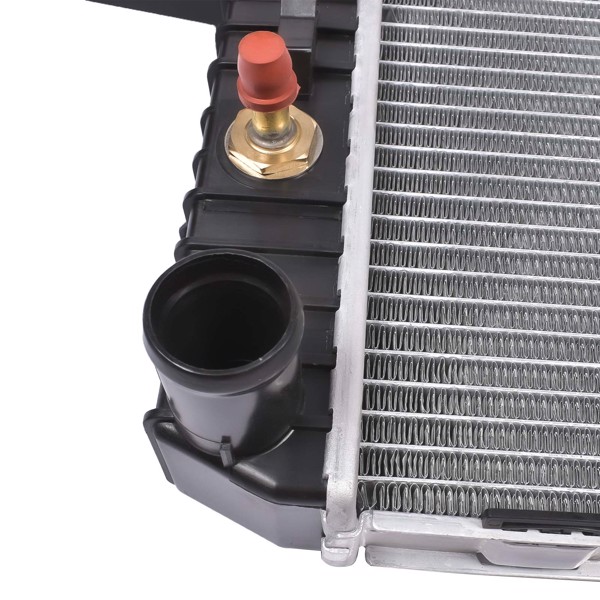 散热器 Aluminum Radiator LR021777 for Land Rover LR3 4.0L 4.4L 2005-2009 PCC500040-8