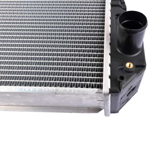 散热器 NEW Radiator For New Holland 580 B95 B95TC B95LR 580M 580SM 580SM 580SR 580ST 580T 590SM 590SR 590ST 87410098 87544110-8