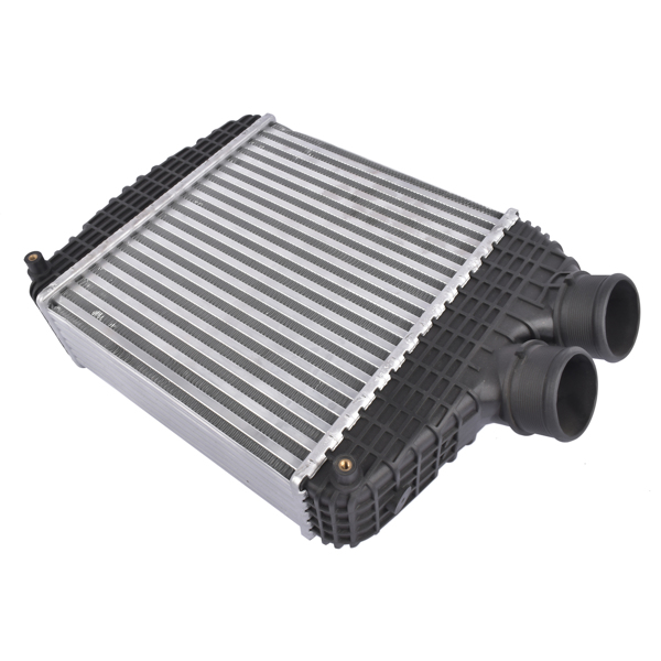 中冷器 Right Radiators For Maserati Ghibli Levante Quattroporte 3.0L V6 GAS 670035635-3